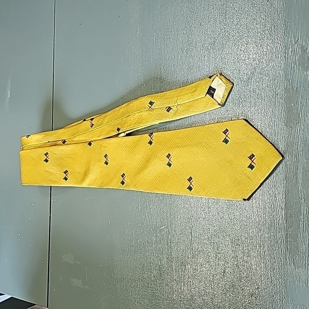 BANCROFT Tie, Handmade pure silk. Vintage, mustard‎ color with small flags.